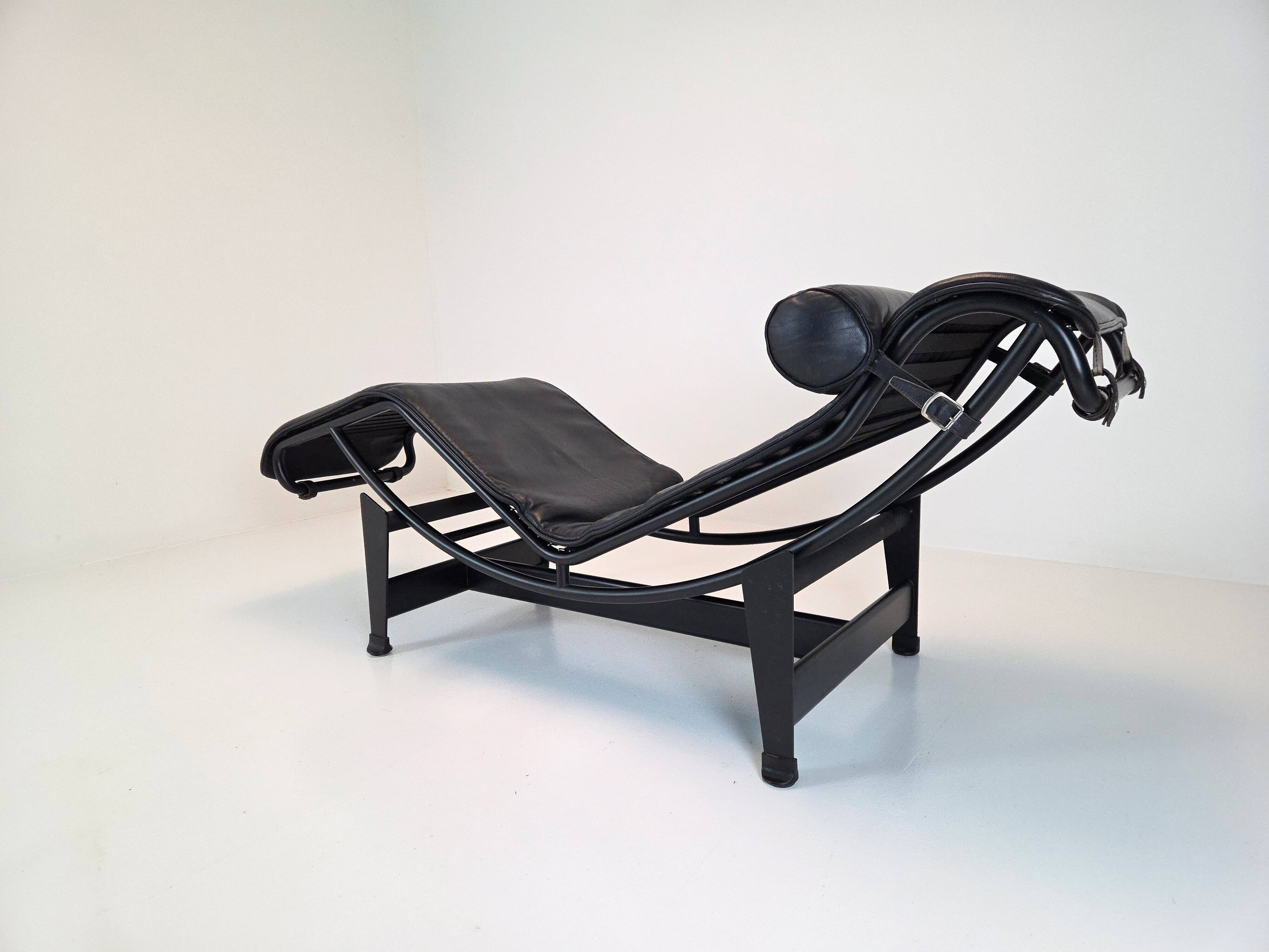 Cassina LC4 Chaise Longue – Le Corbusier, Charlotte Perriand & Pierre Jeanneret