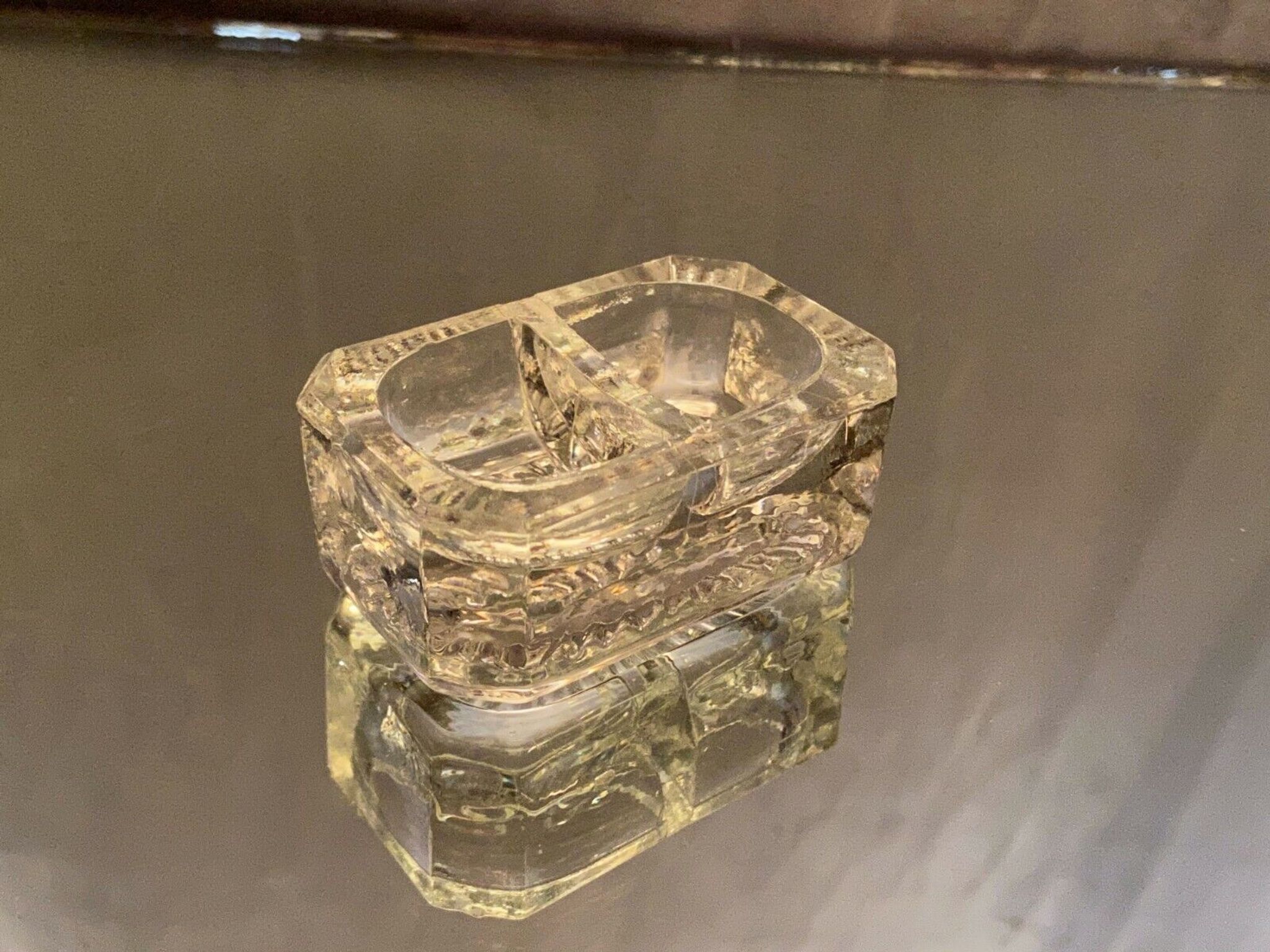 Double crystal salt dish