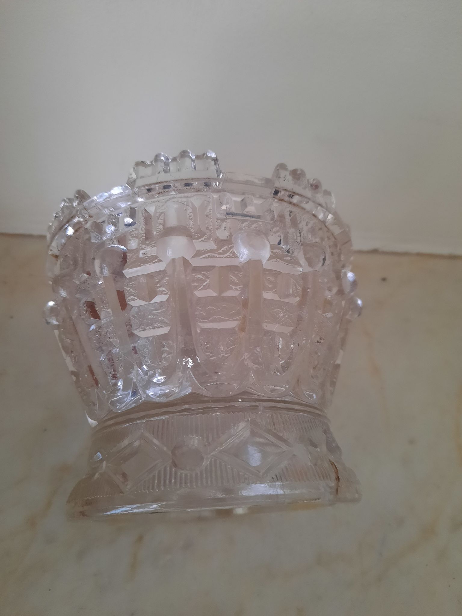 Cut glass cut