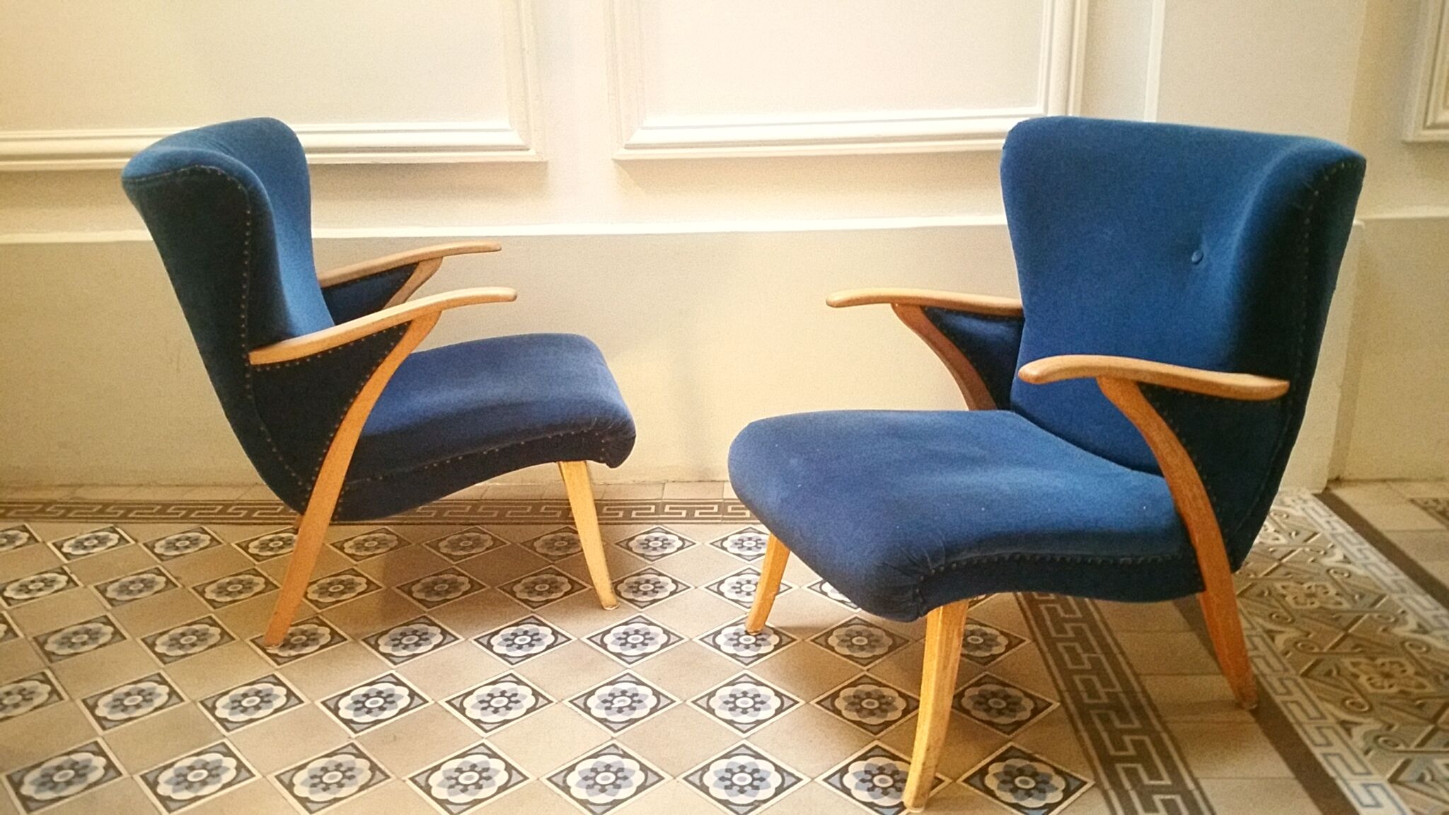 Pair of chairs Scandinavian wing stripes cocktail years 50 Blue