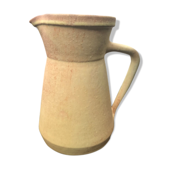 Accolay pitcher