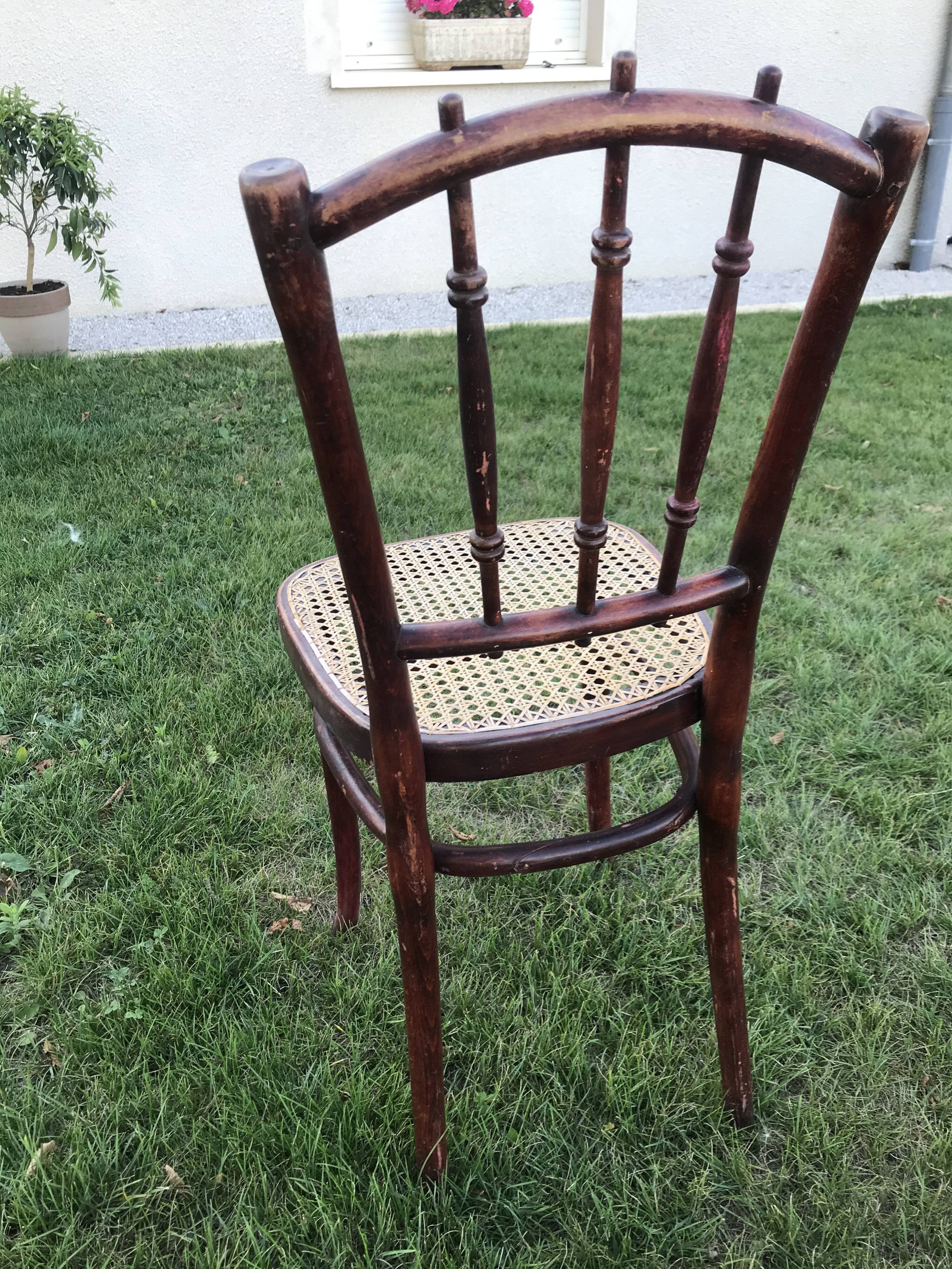 Suite of 6 Thonet bistro chairs