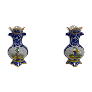 Paire de vases en faïence de quimper