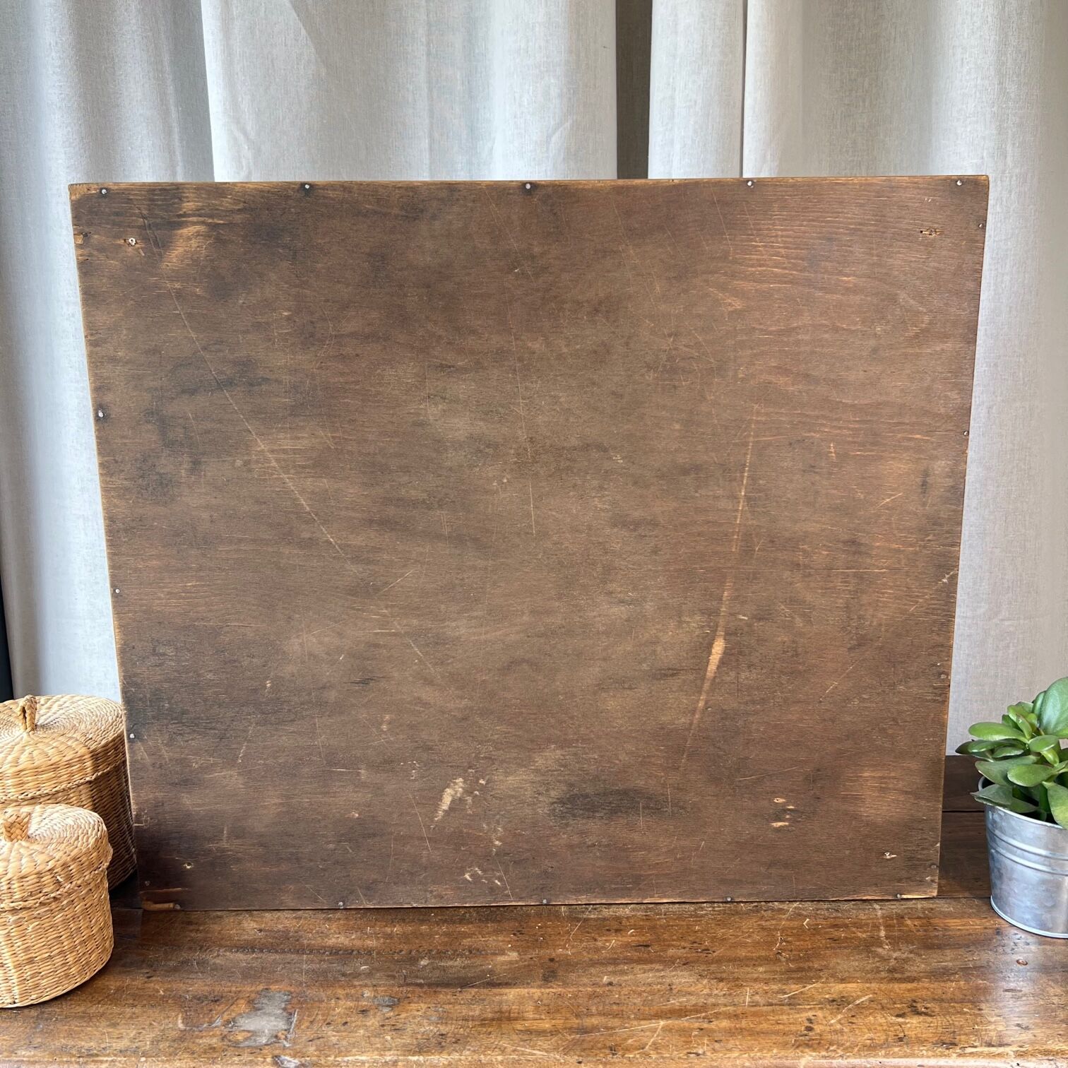 Restaurant wall showcase