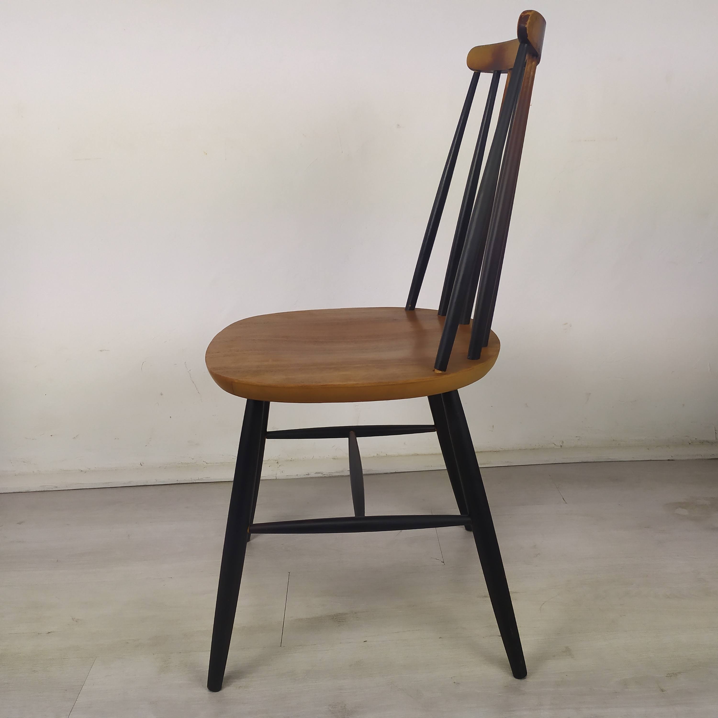 6 Scandinavian chairs