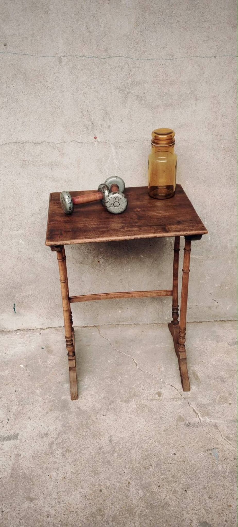 Console, side table, end table or bedside table.