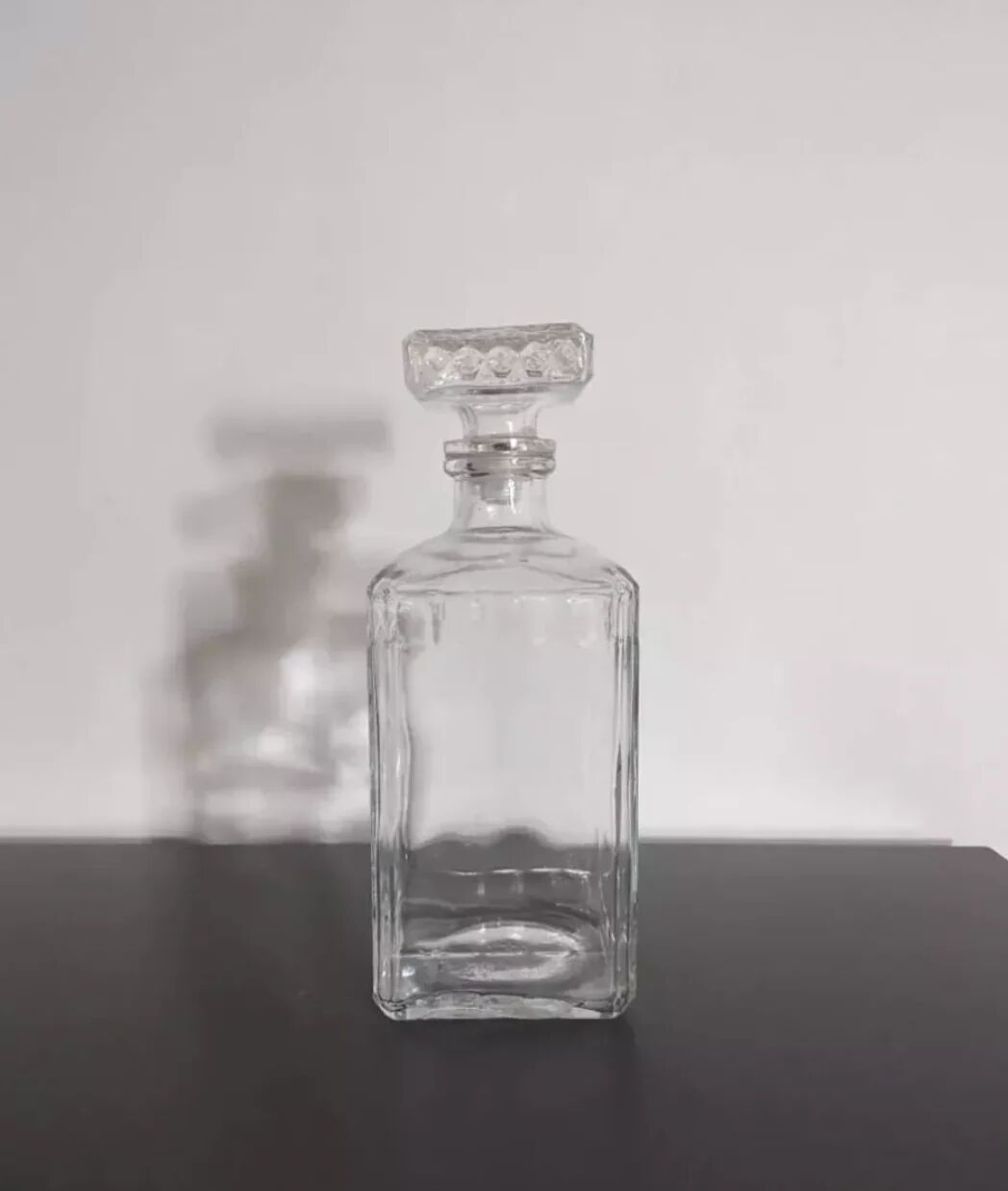 Whiskey decanter