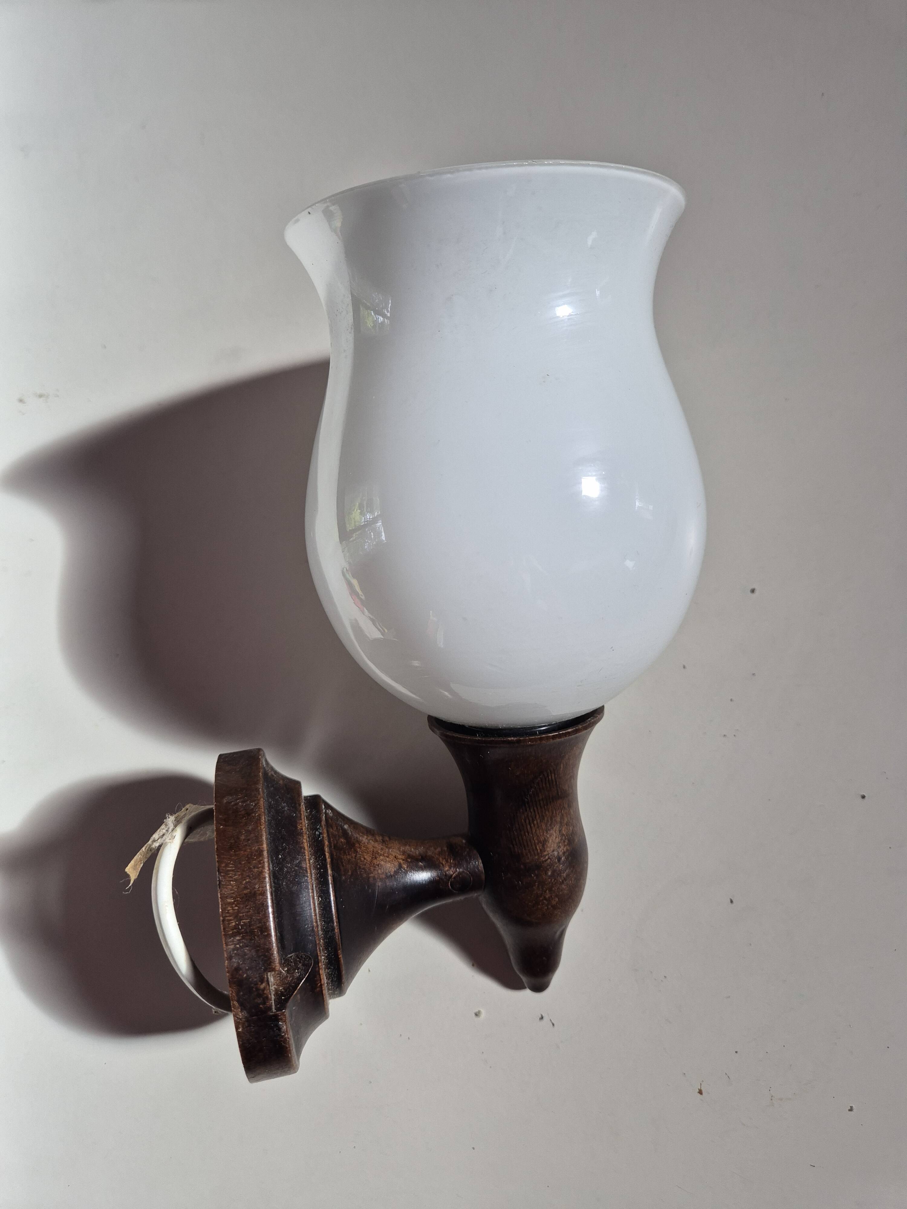 Luminaire applique bois et verre opaline en verre soufflé bouche neuf jamais utilisé