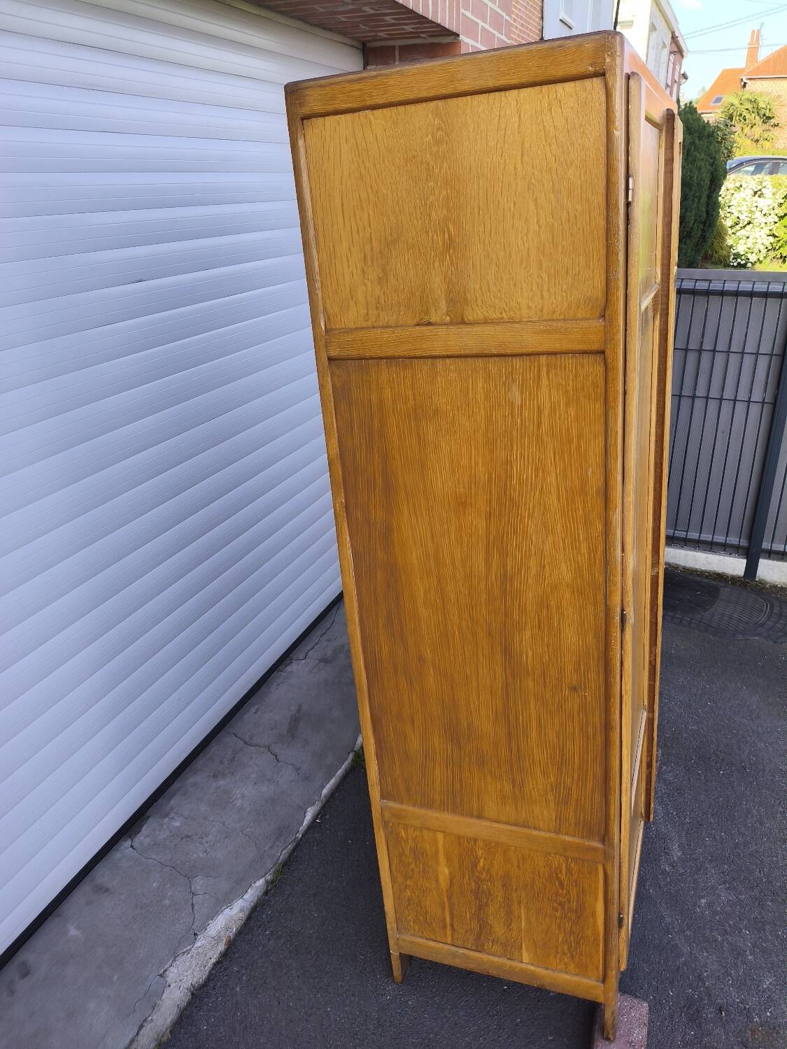 Armoire parisienne vintage