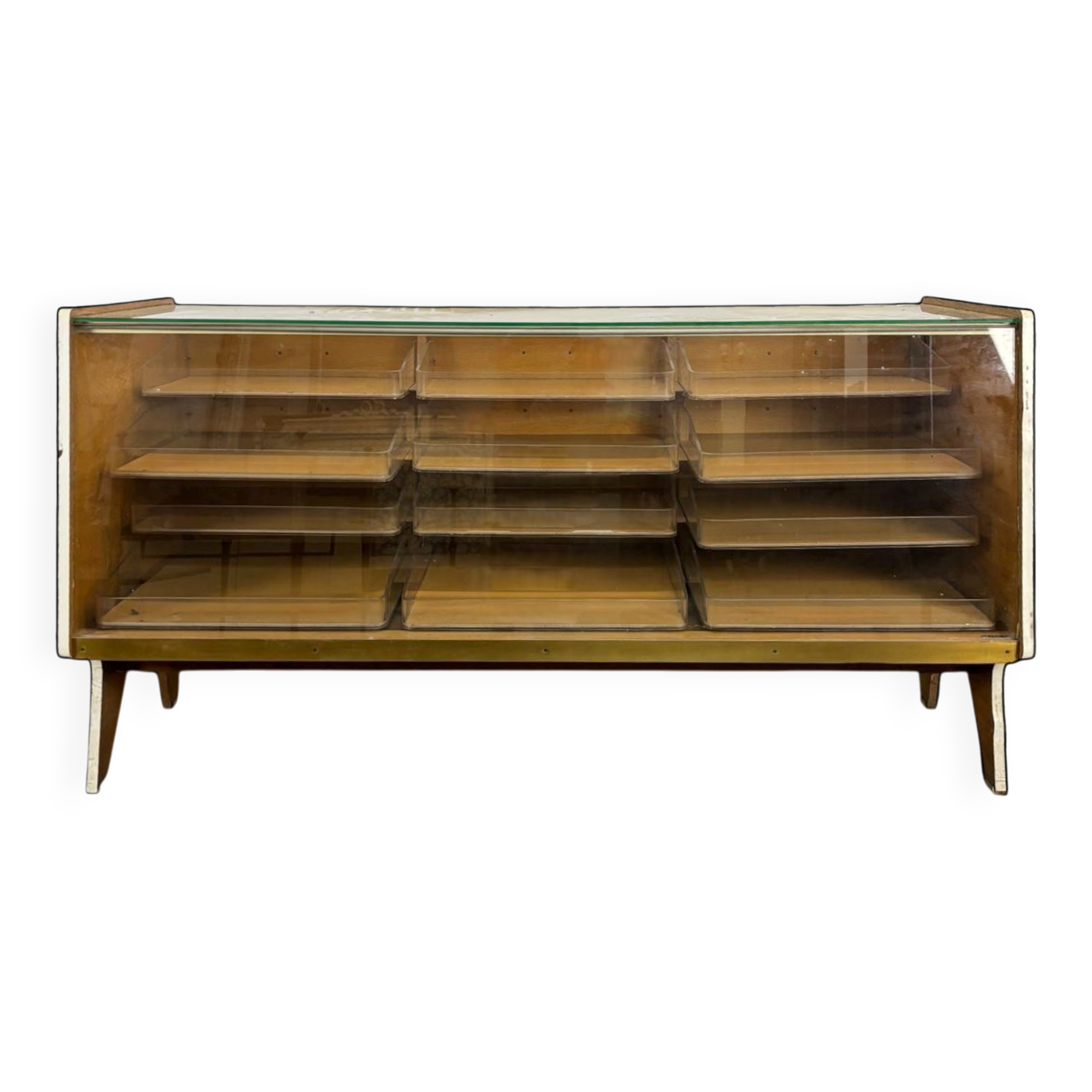 Siegel Paris trade counter, fully glazed.