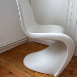 2 Verner Pantone - Vitra white chairs