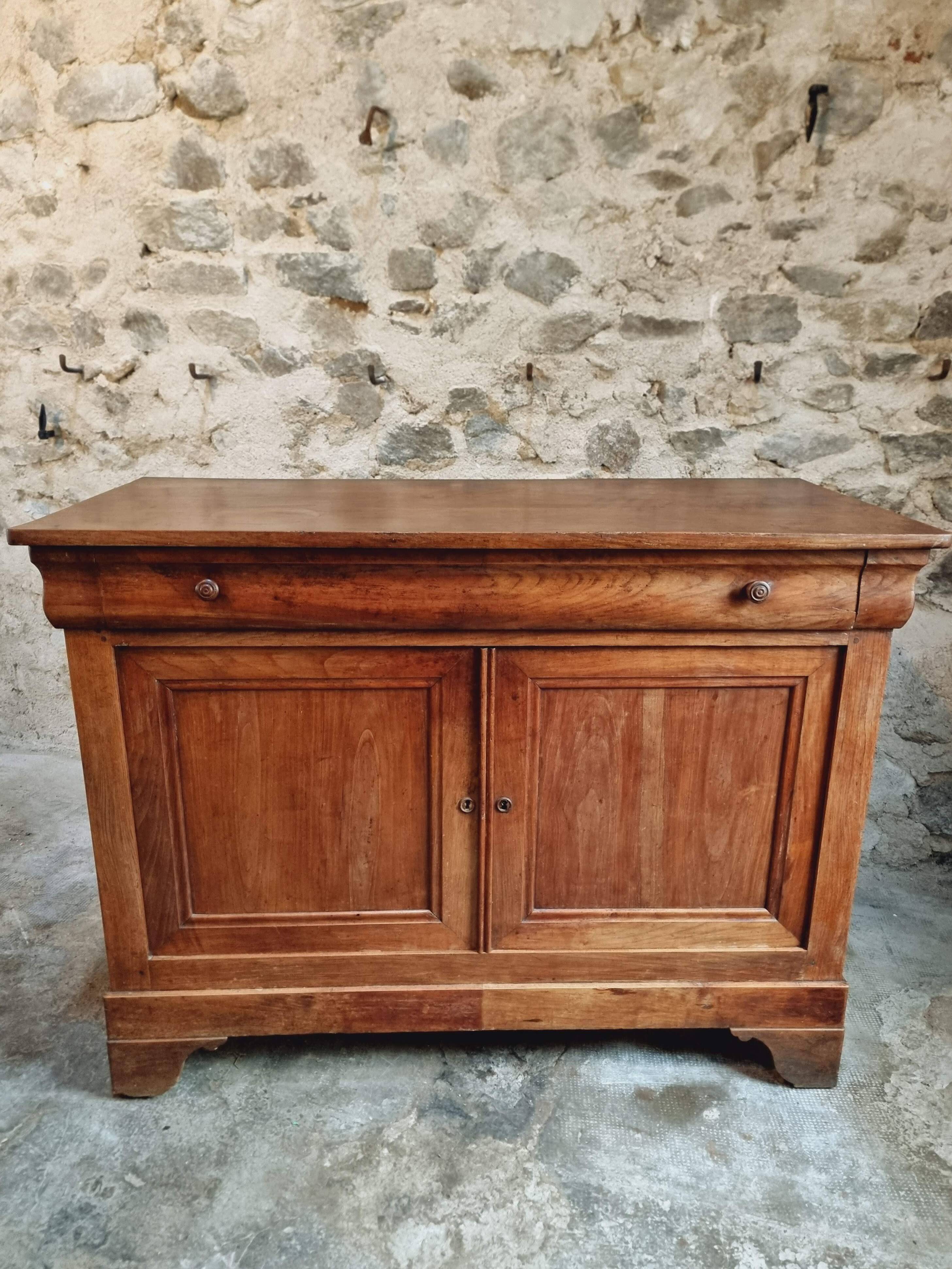 Antique French cherrywood sideboard – Early 19th century