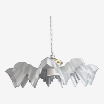 Antique suspension lamp in frosted white glass