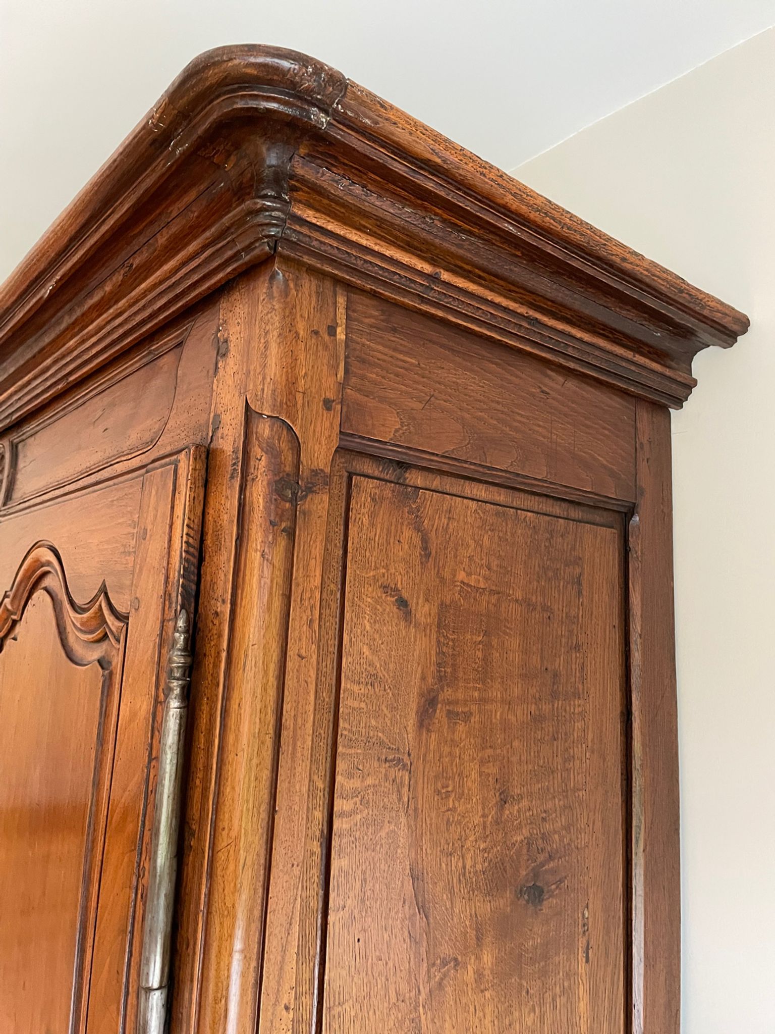 Eighteenth century castle cabinet in walnut Louis XIII style