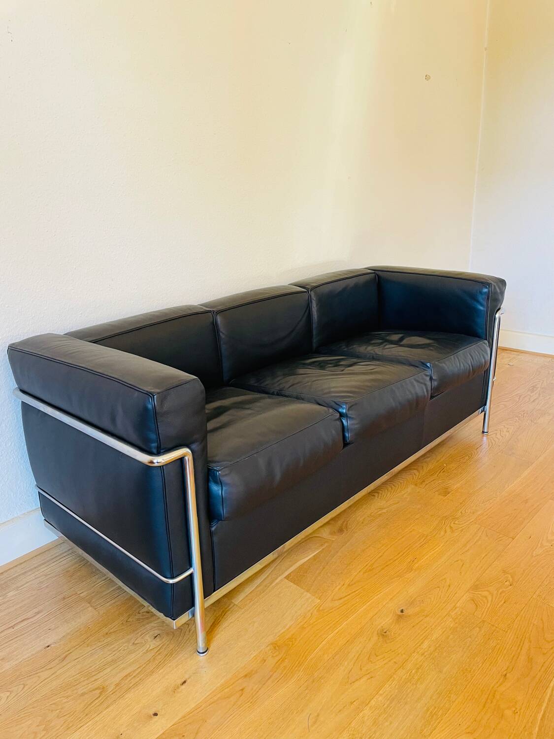 LC2, Le Corbusier for Cassina, Threeseater, Chrome and Leather