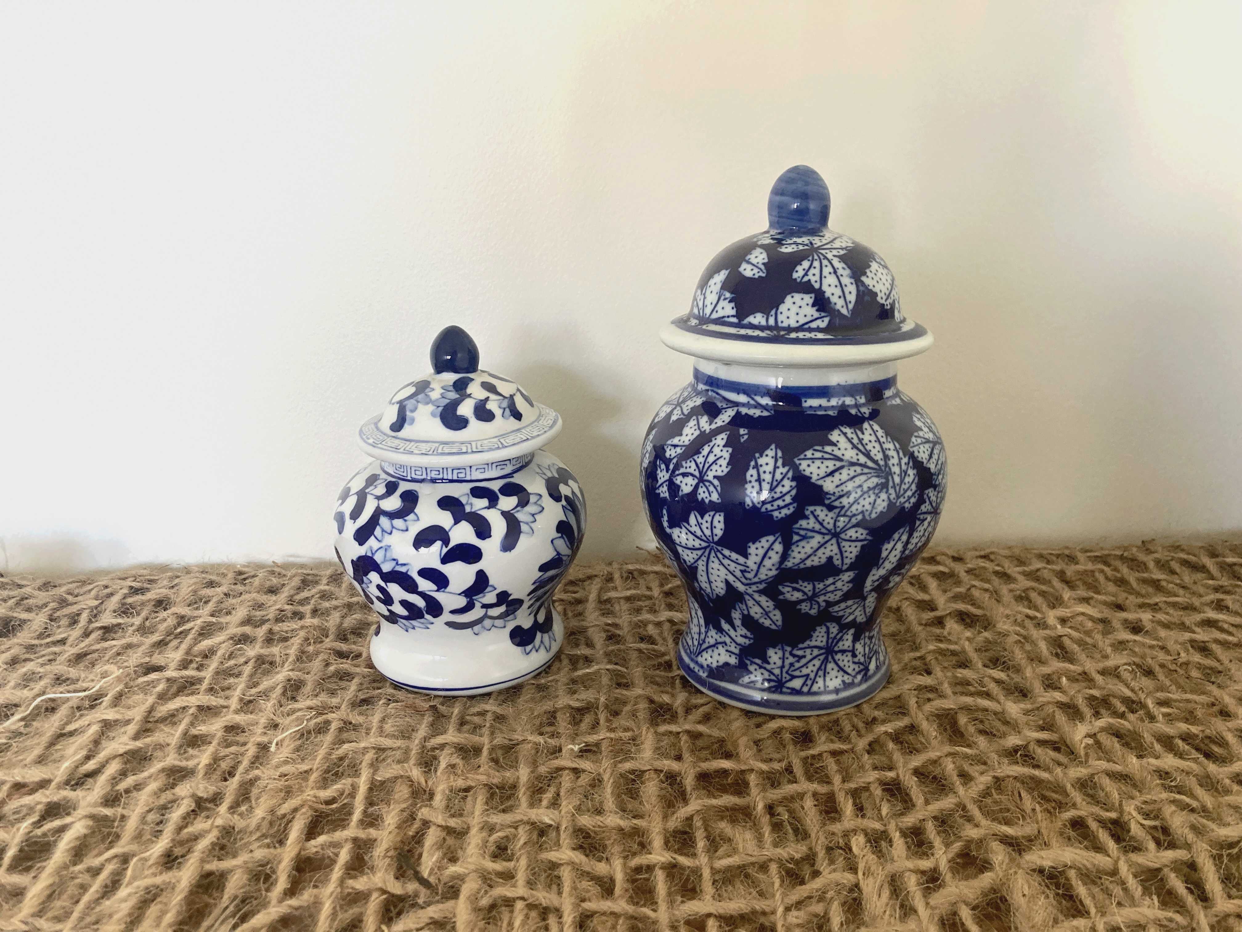Set of 2 vintage ceramic ginger pots
