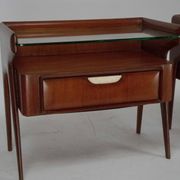 Paire de tables de chevet italiennes Mid-Century Modern, années 1950.