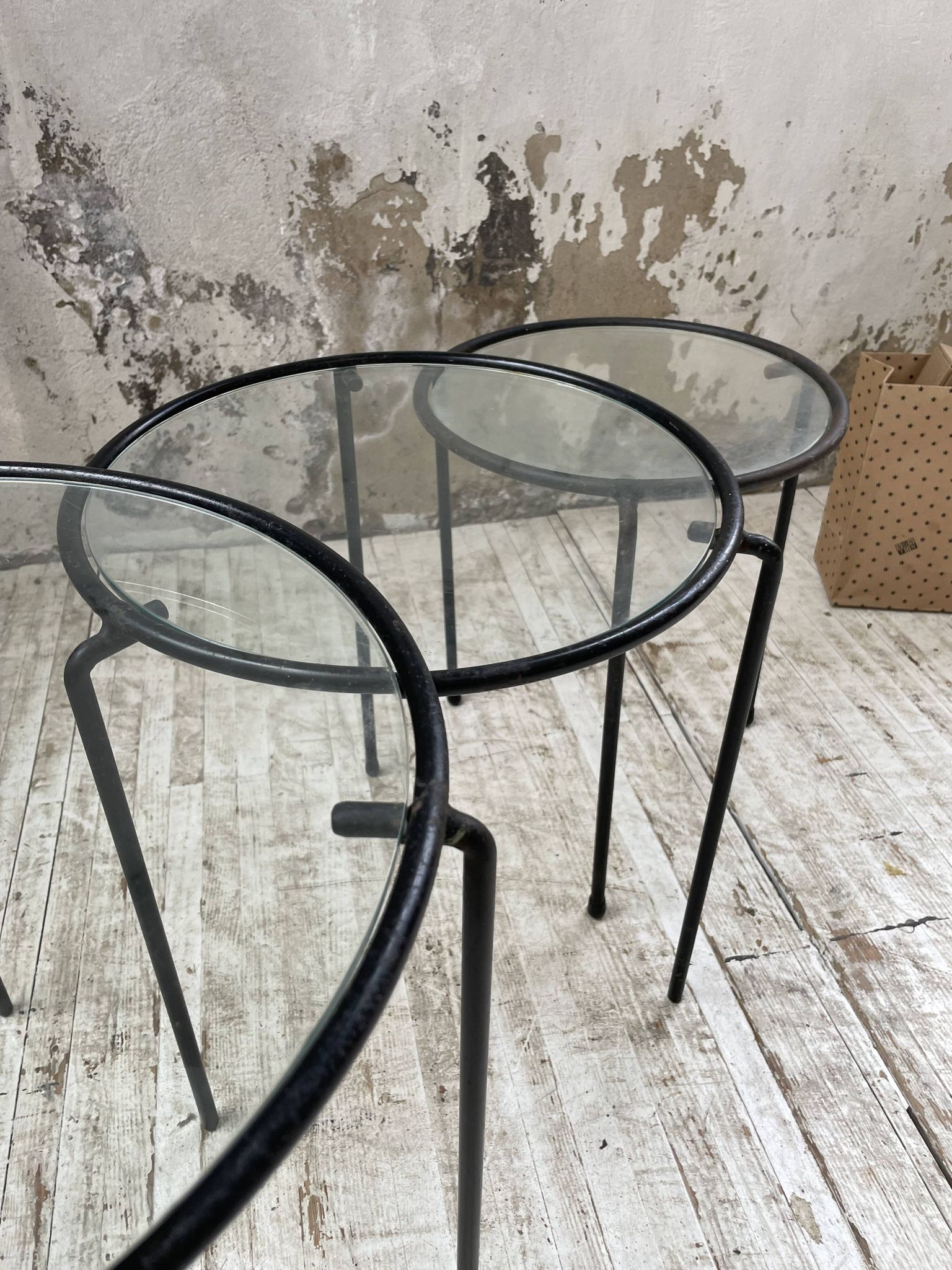 Tables basses gigogne métal et verre années 50