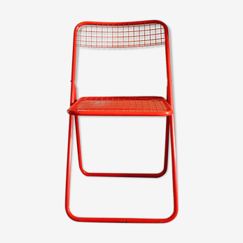 Chaise pliante rouge métal grillagée