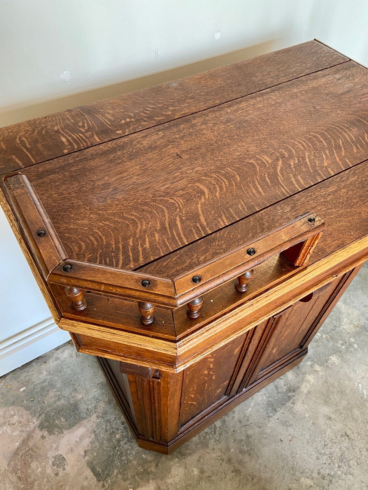 Counter, reception furniture in solid wood early twentieth century
