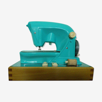 Children's sewing machine, "Cigal" model in its original box - 60s