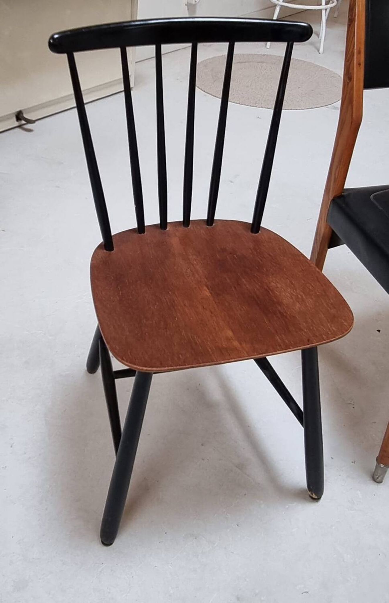 Chaises du milieu du siècle