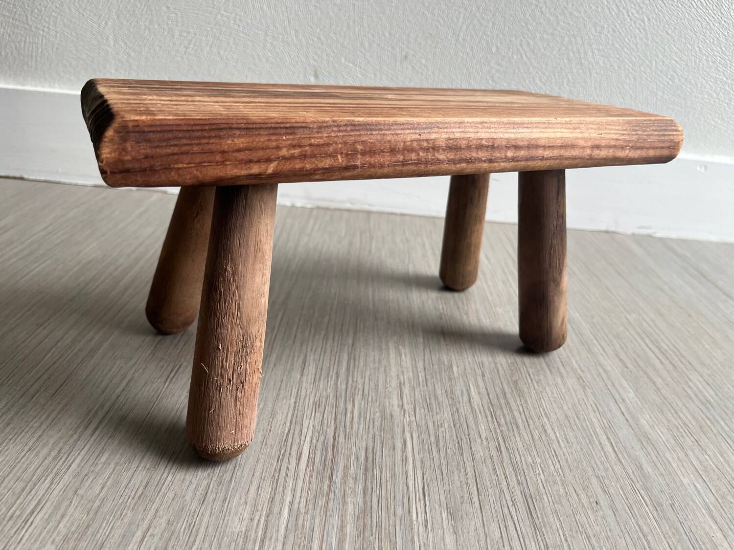 Small wooden bench / stool / step stool