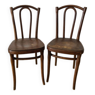 Anciennes chaises bistrot dans le style Thonet