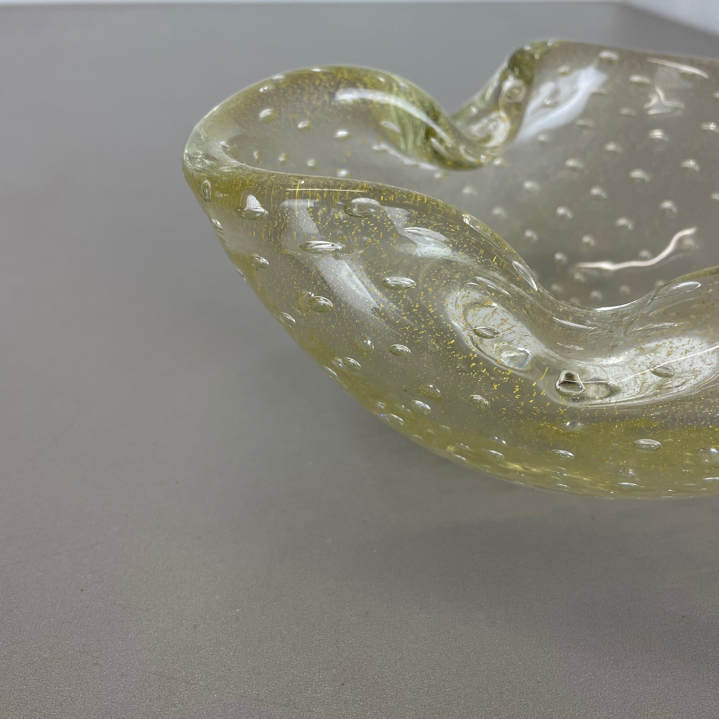 Murano Glass "Gold Dust Bubble" Bowl Element Shell Ashtray Murano, Italy, 1970s