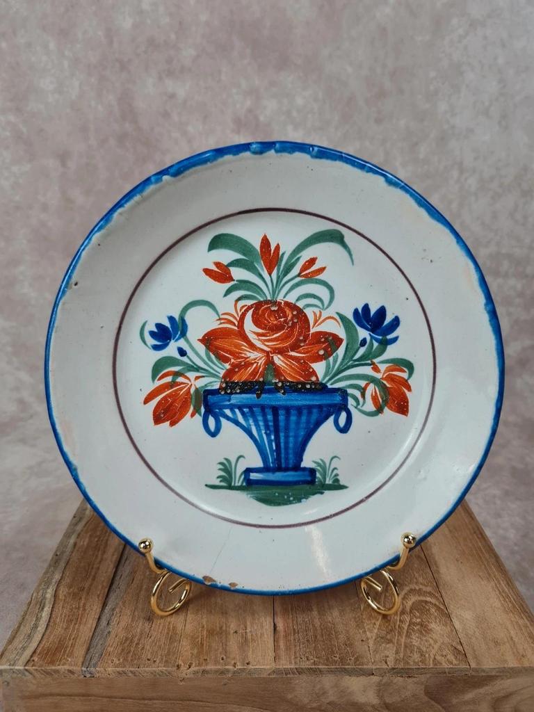 Antique hollow plate in earthenware 🌿 basket of flowers decoration, Rouen Desvres style