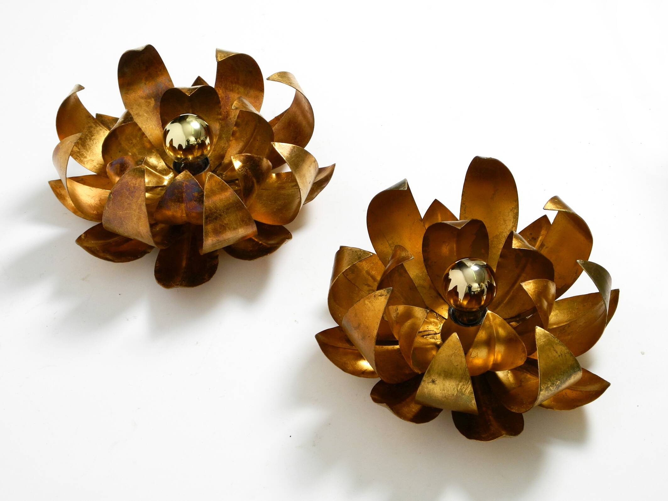 Pair of 70's gilded floral Regency wall or ceiling lamp with large leaves