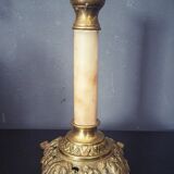 Pied de lampe à pétrole