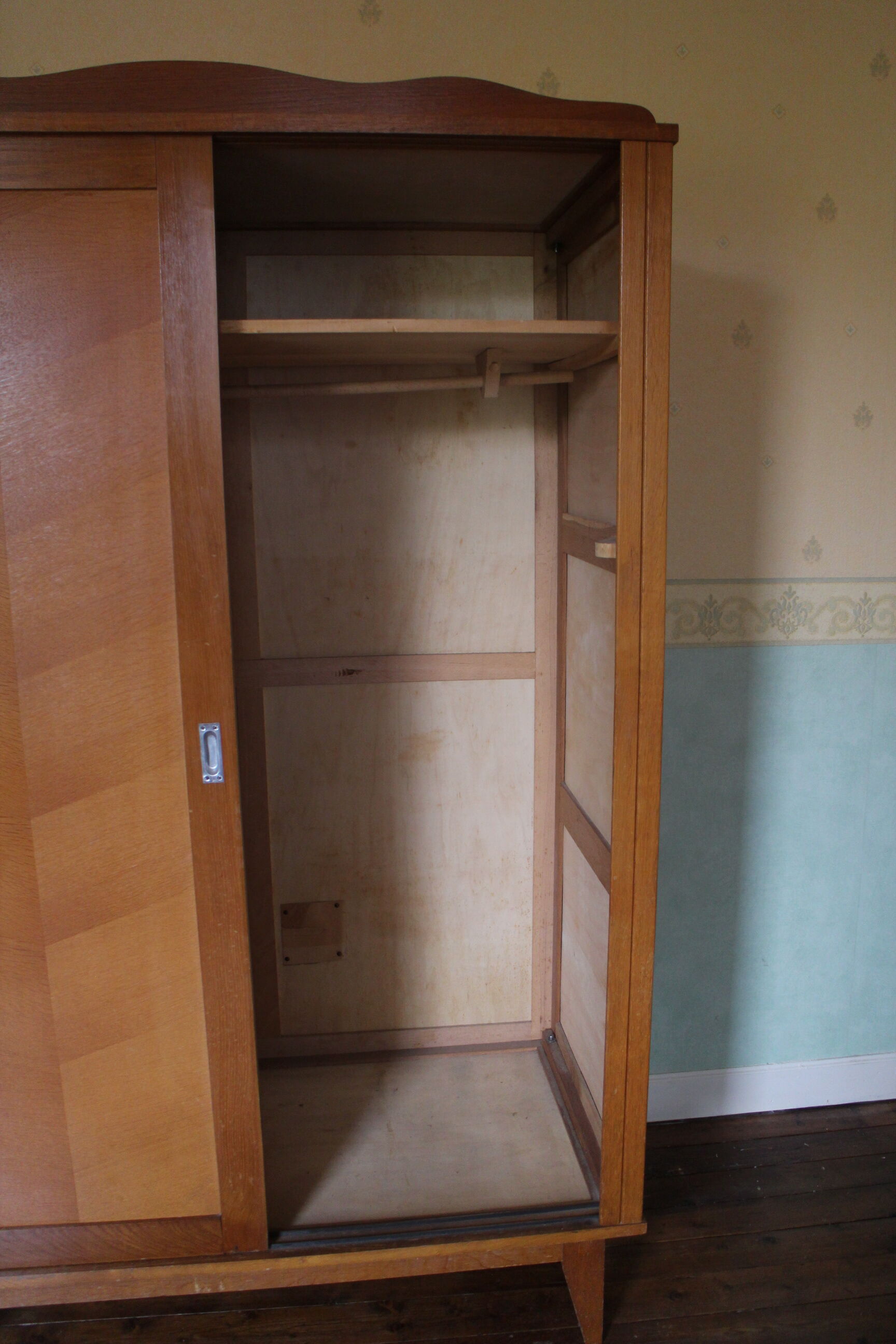 Armoire portes coulissantes