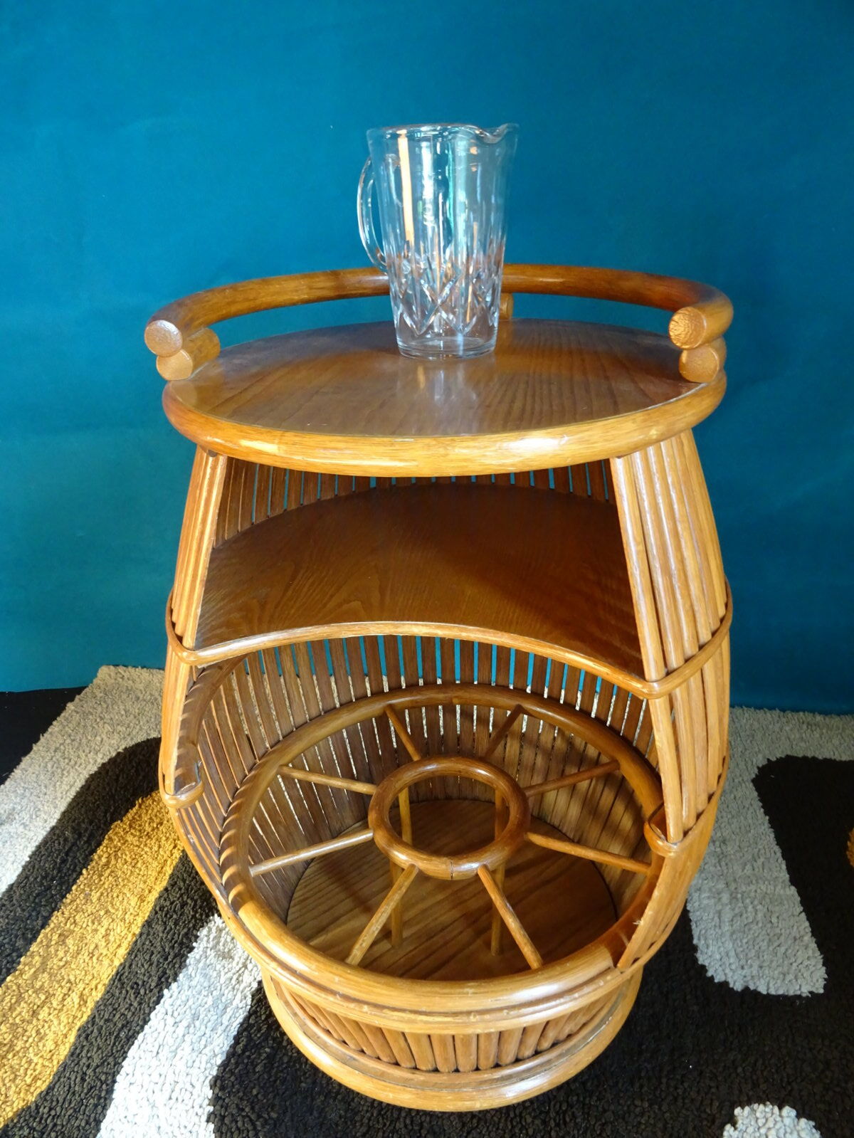 Bar tonneau en rotin