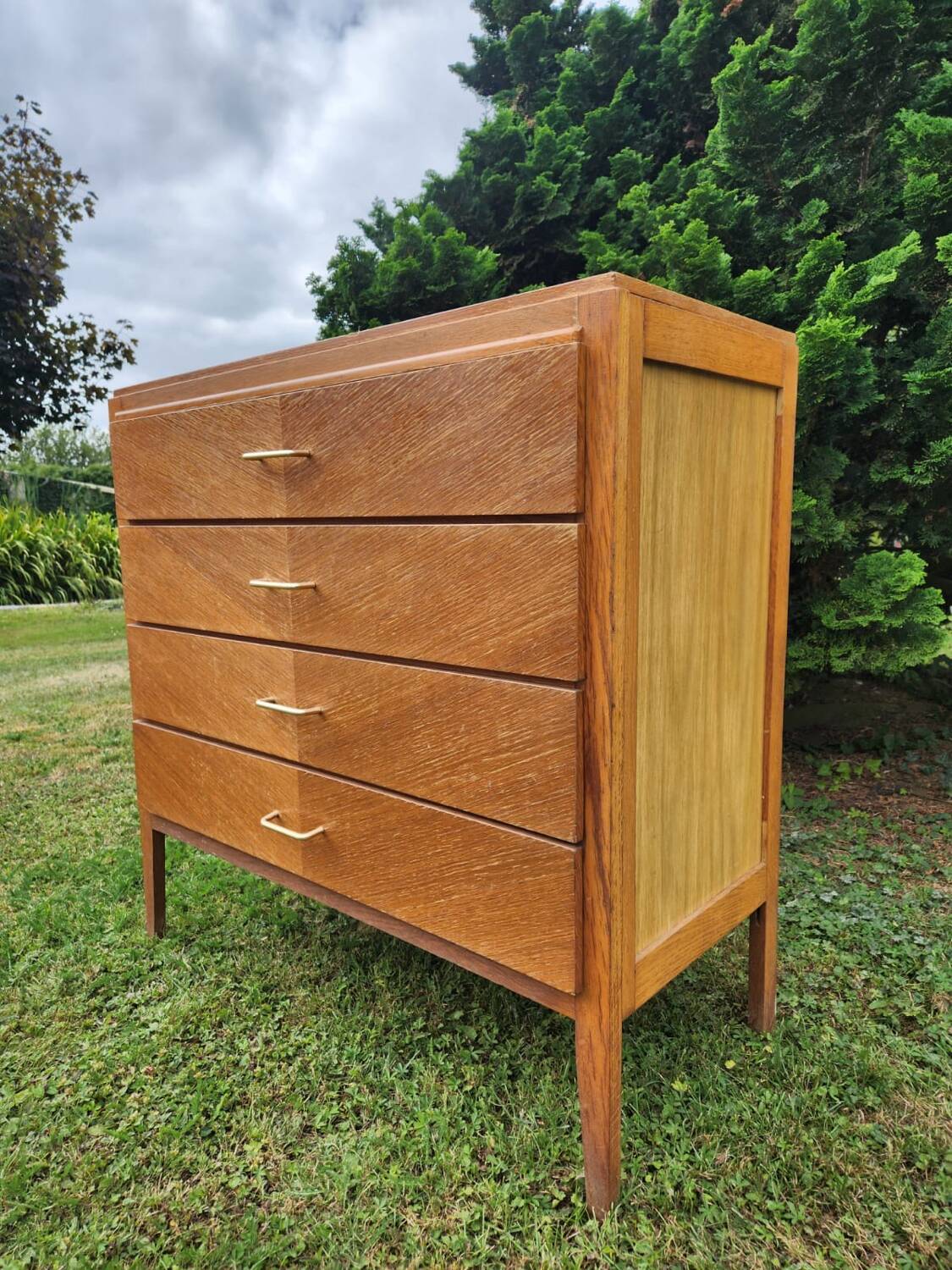 Antique vintage chest of drawers with spindle legs and 4 drawers, 1970s