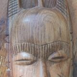 Masque en bois africain en bois d'iroko