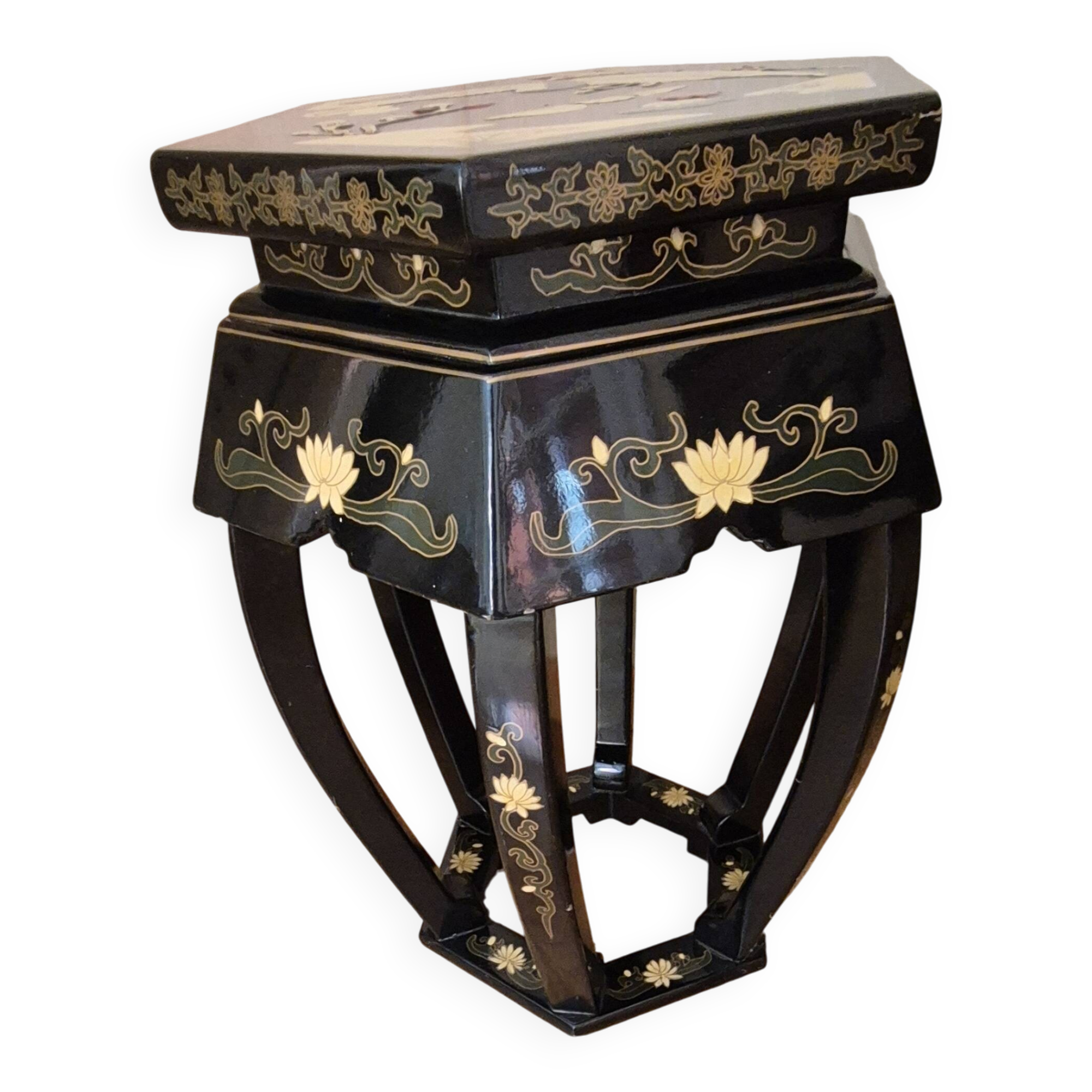 Chinese side table in Chinese lacquer by Franklin Mint vintage