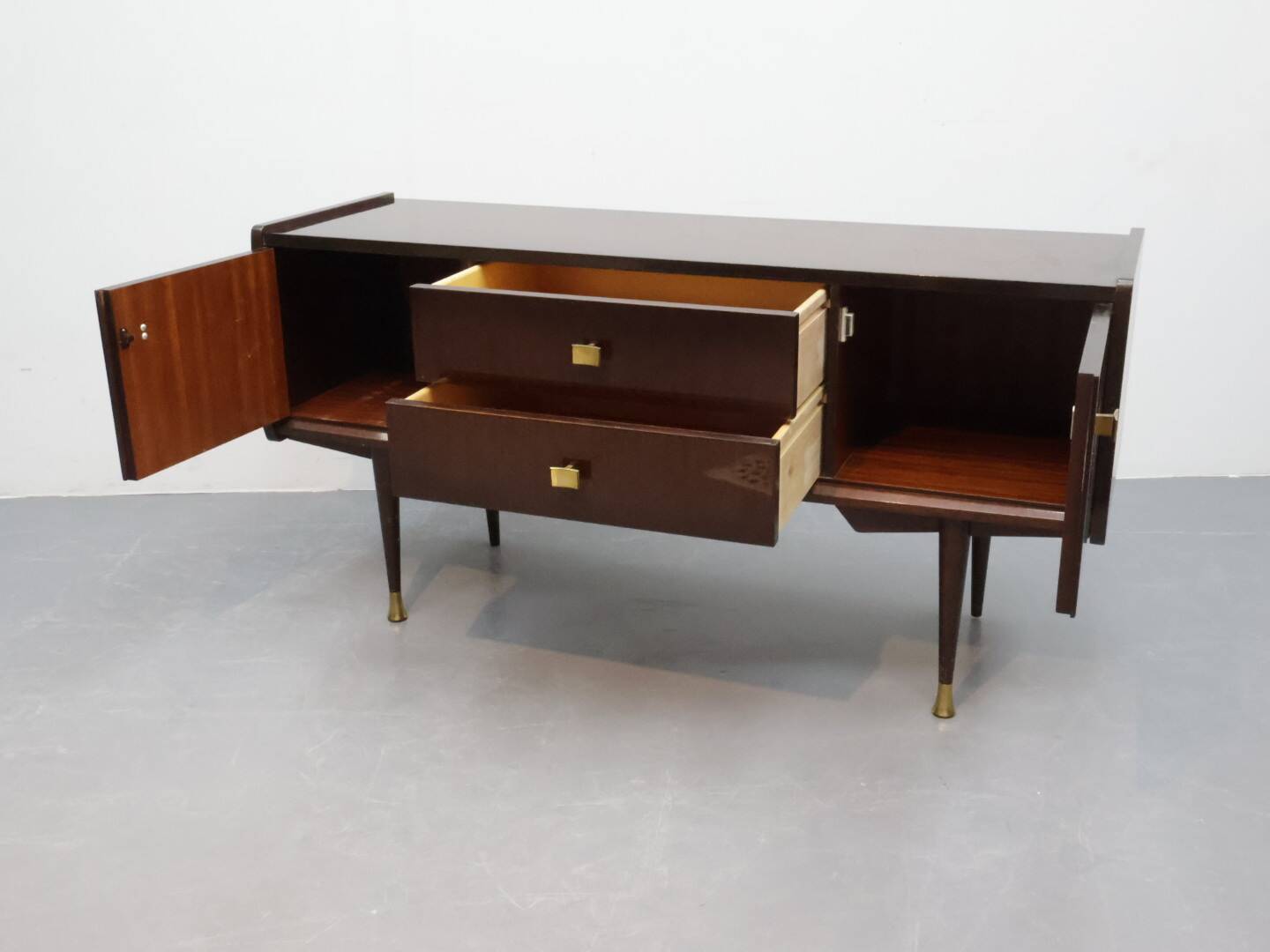Vintage kaptafel donkerbruin politier