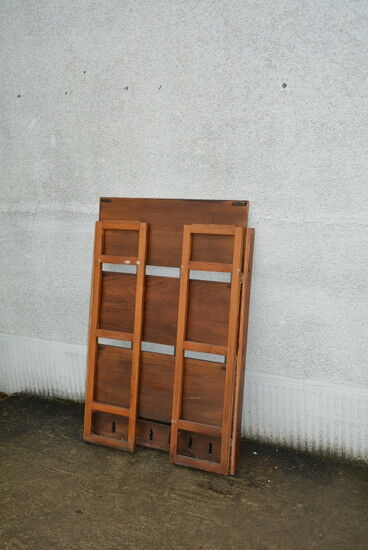 Folding shelf, bookseller's library