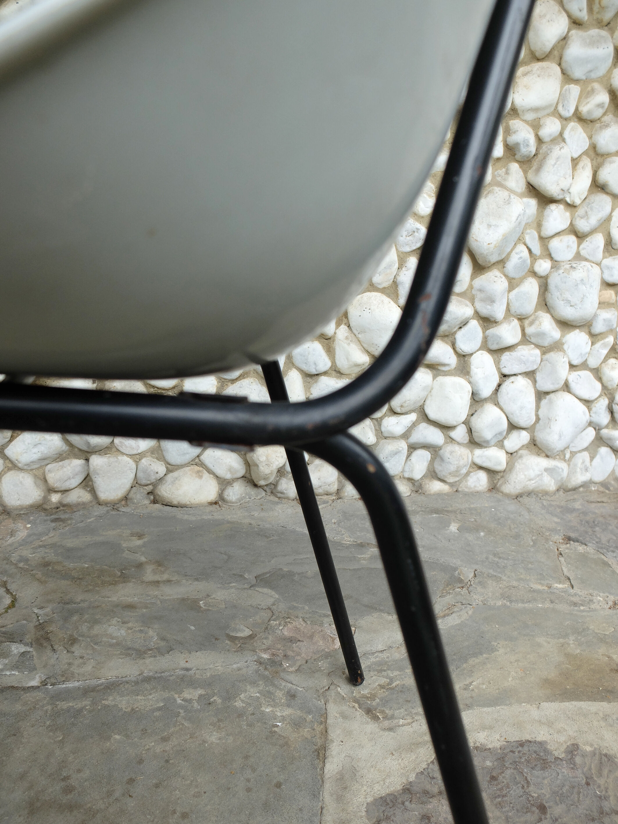 Pierre Guariche grey shell chair for Meurop 1950s-60s