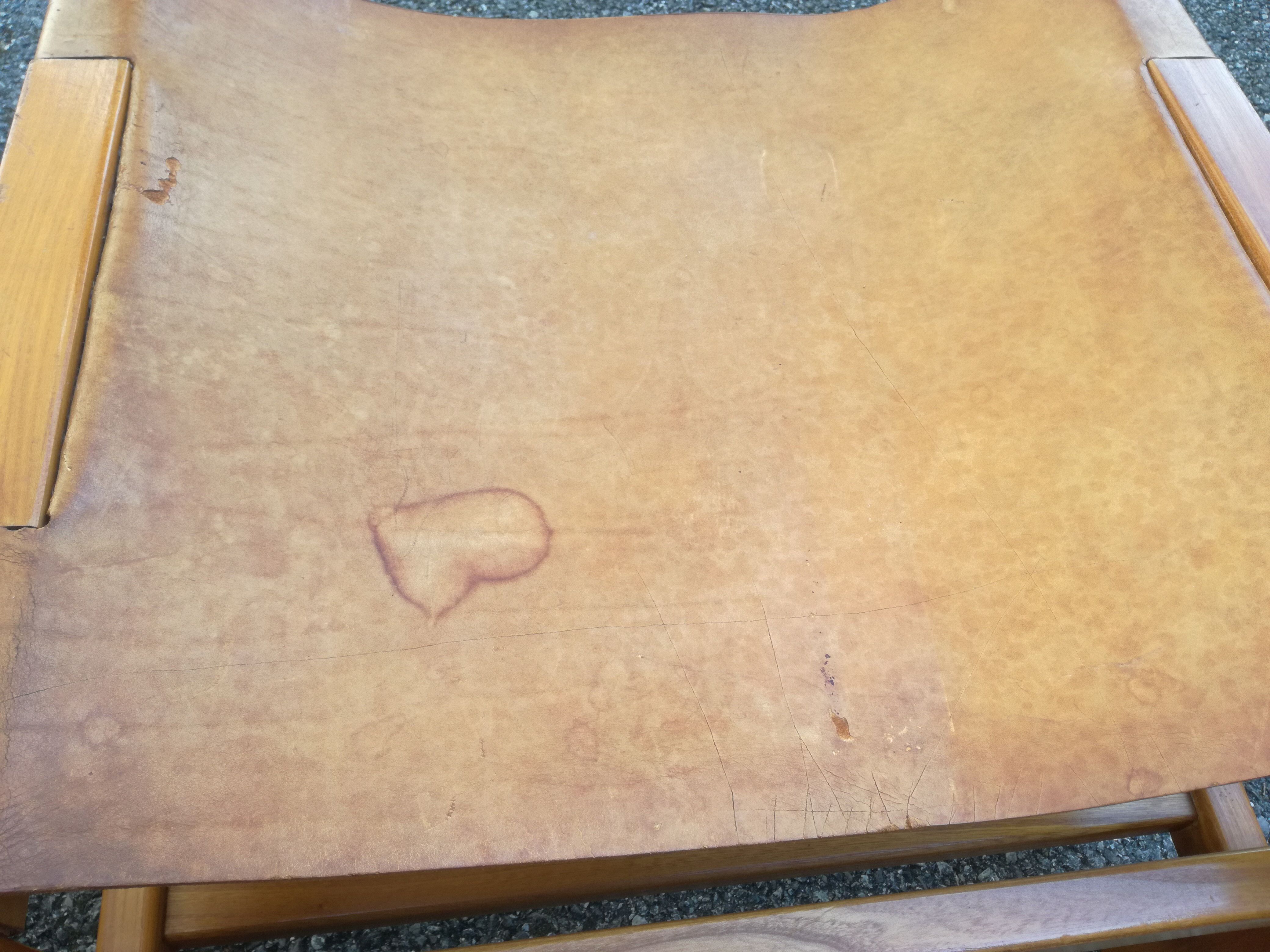 Armchair in solid elm and leather Maison Regain 1970