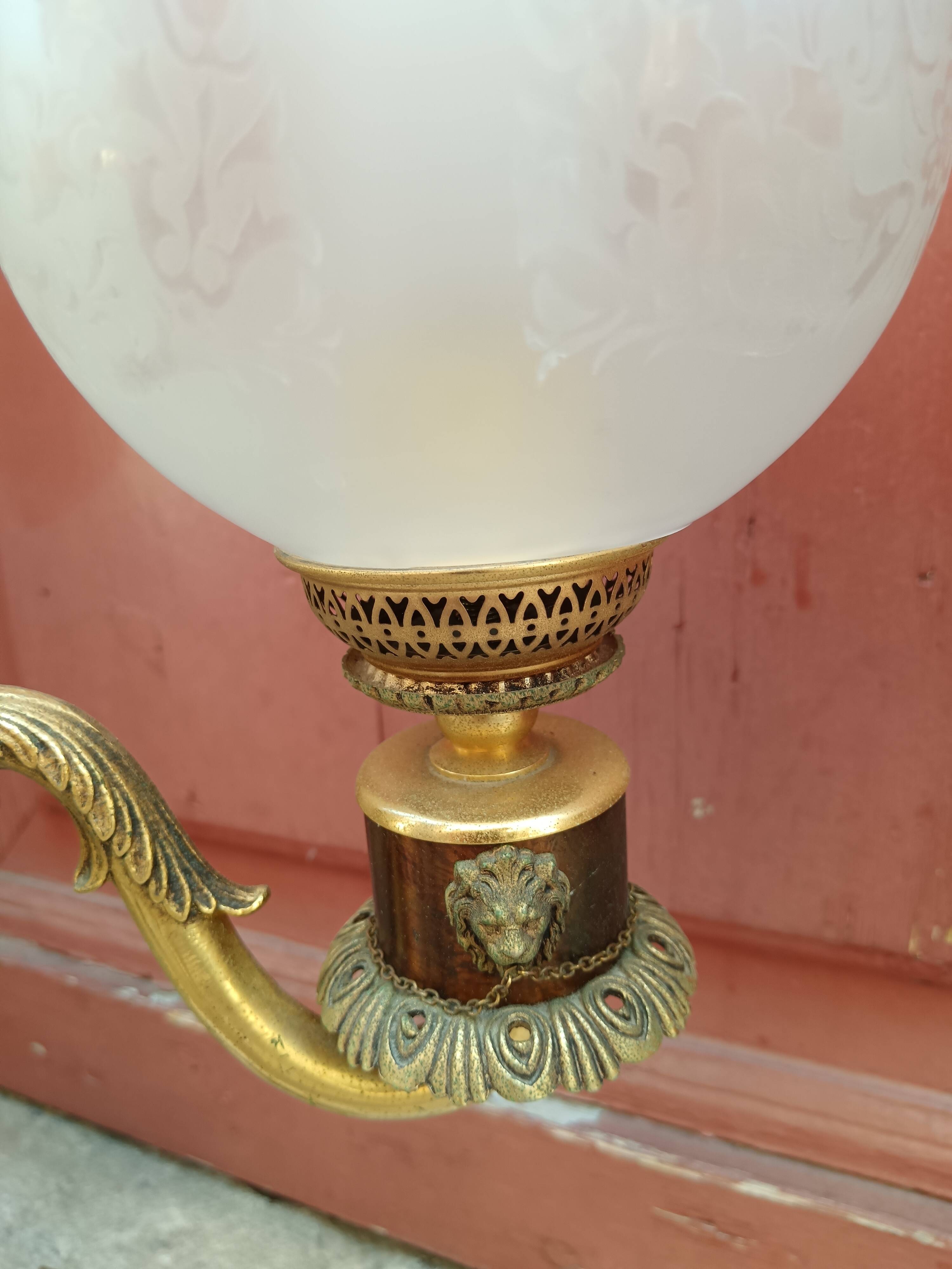 Paire de lampes style Napoléon III à têtes de lions