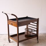 Serving art deco tork