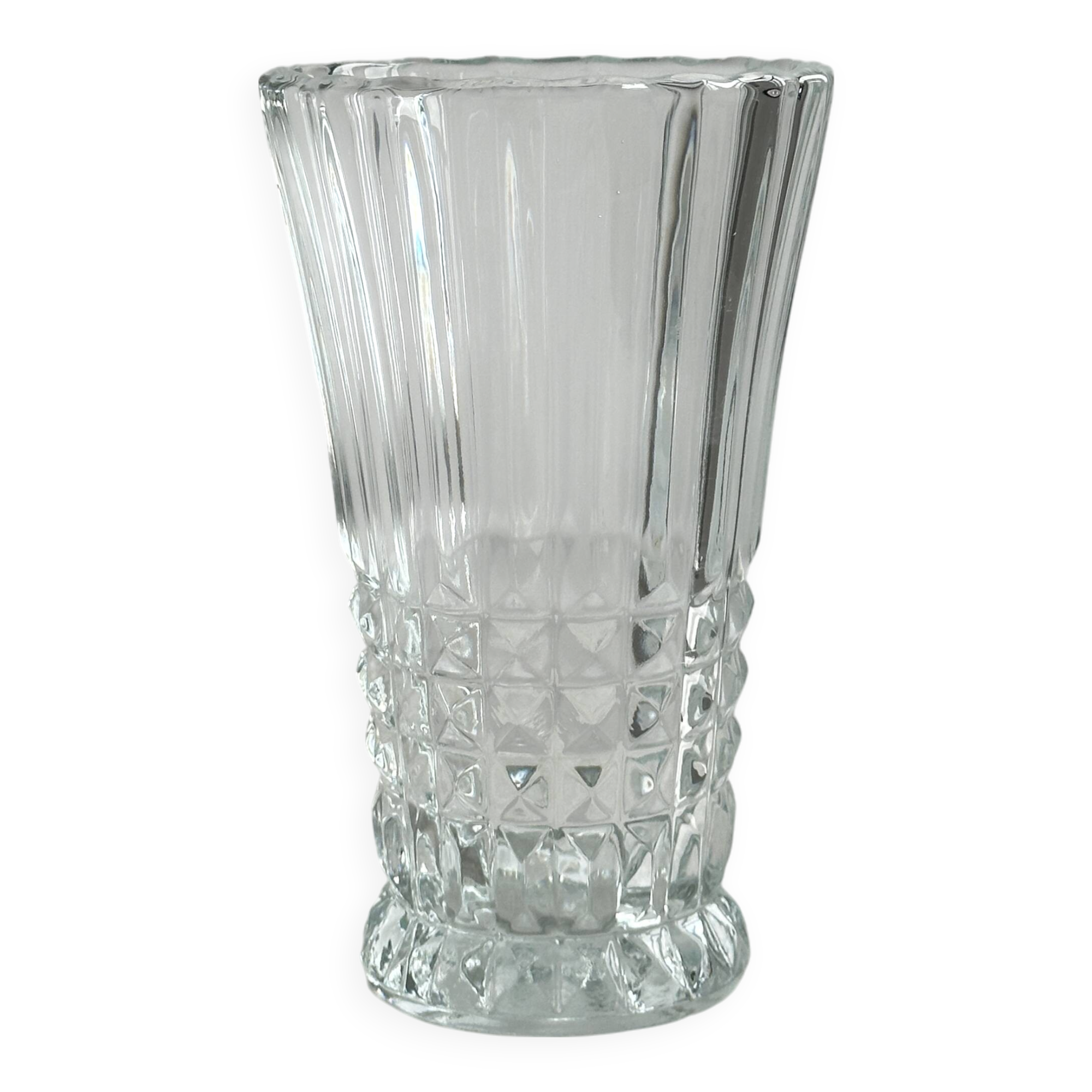 Vase en verre pressé