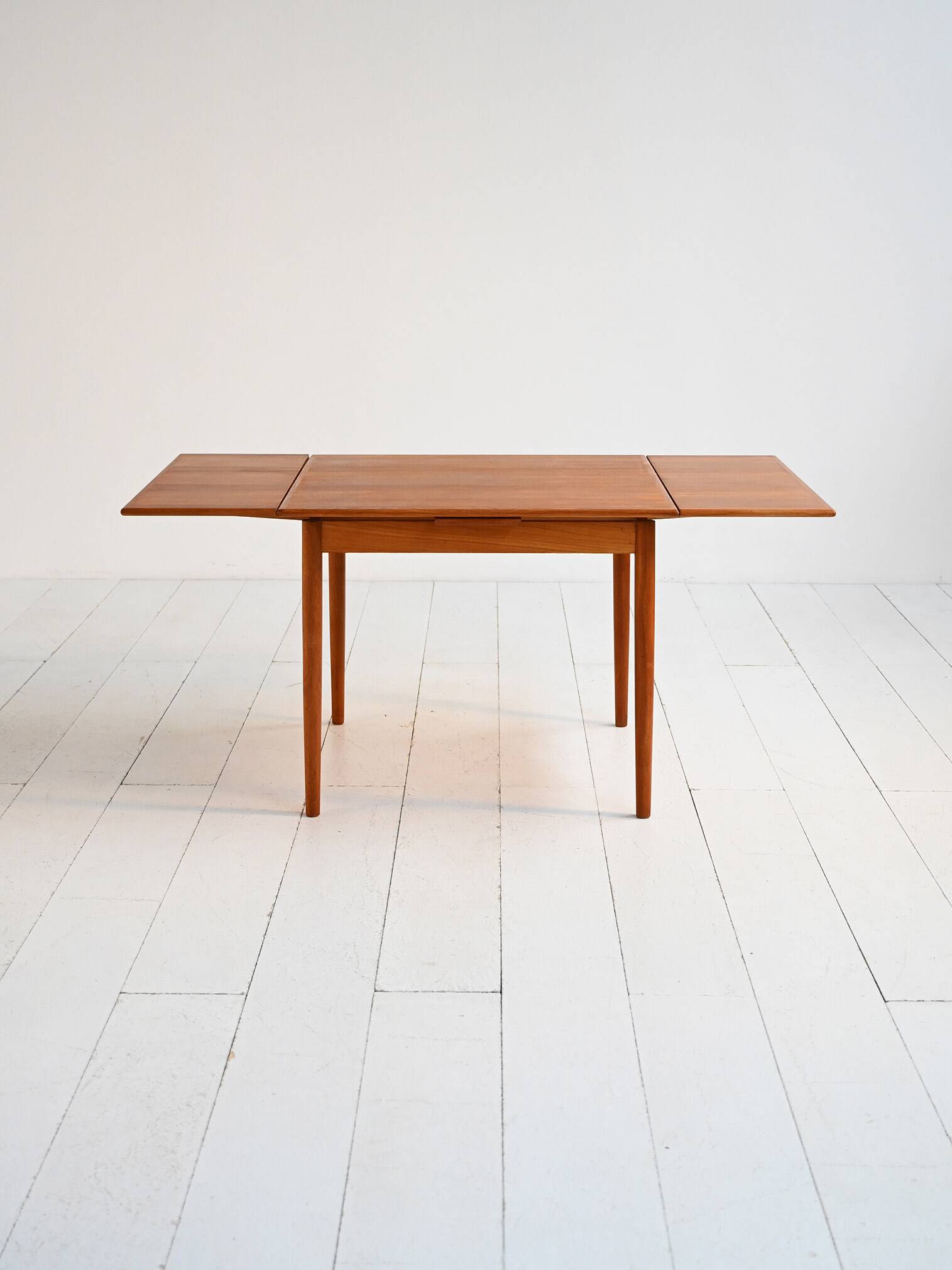 Teak extendable dining table, 1960s