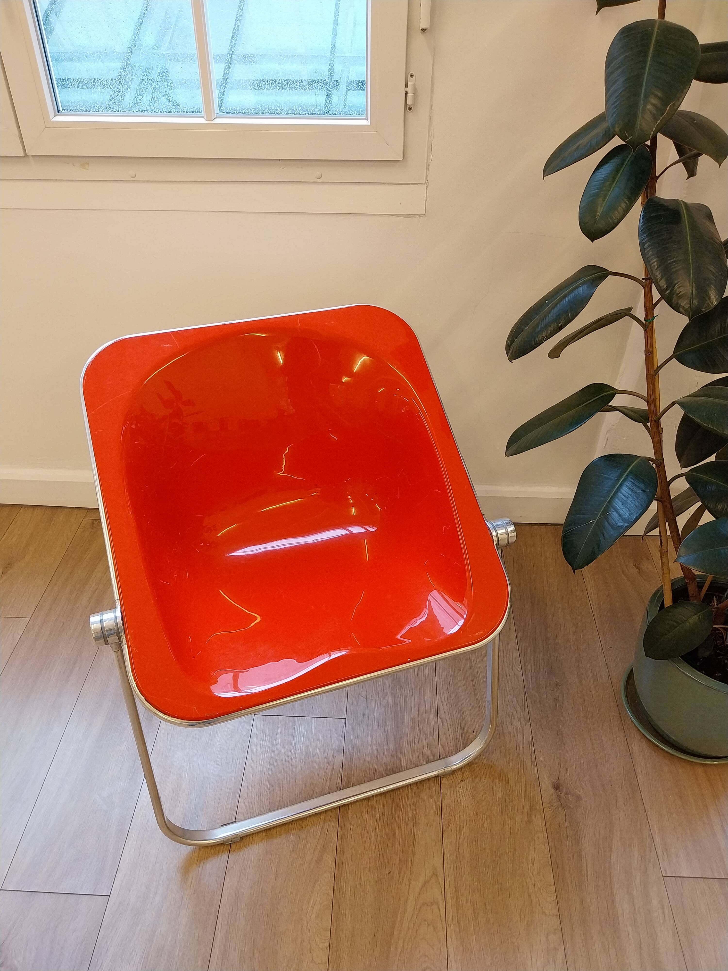 Vintage red Plona armchair – Italian design – Anonima Castelli