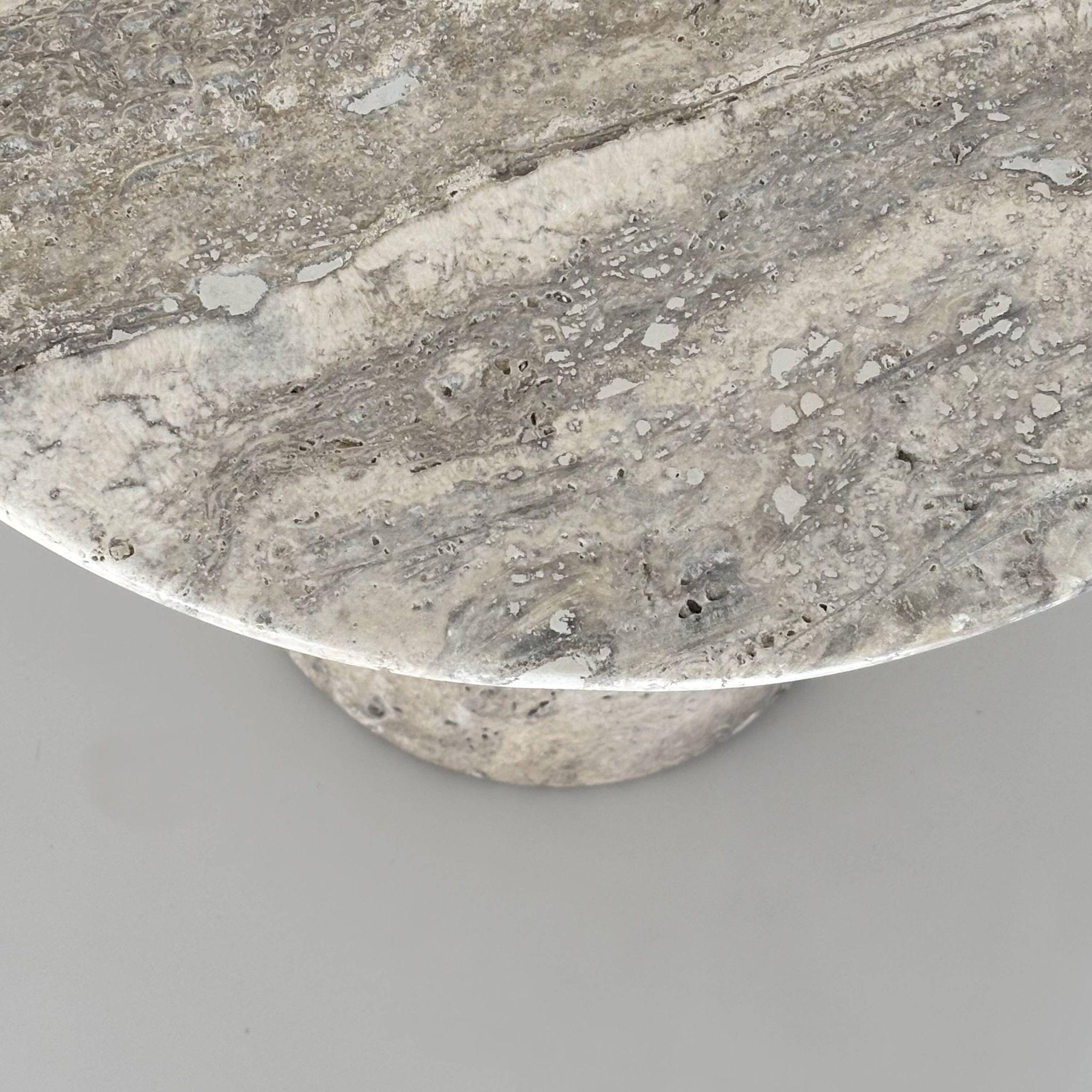Table d'appoint en silver travertin