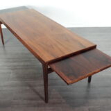 Extendable coffee table