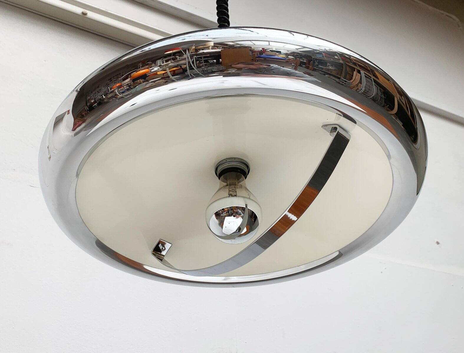 Suspension Ufo Space Age italienne du milieu du siècle