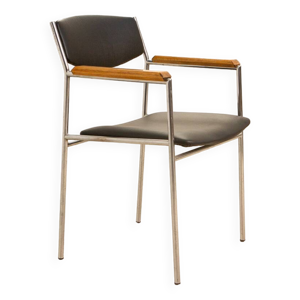 fauteuil en cuir et bois